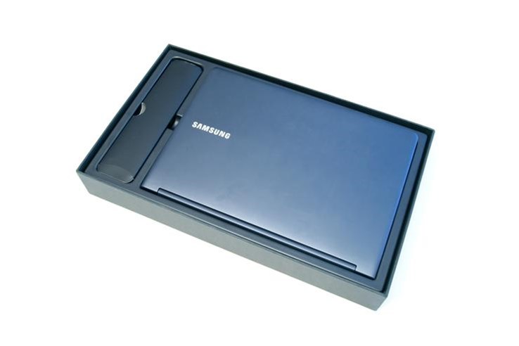 Samsung Series 9 (2).JPG